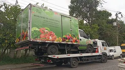 Atendimento de guincho para caminhões médios e baús